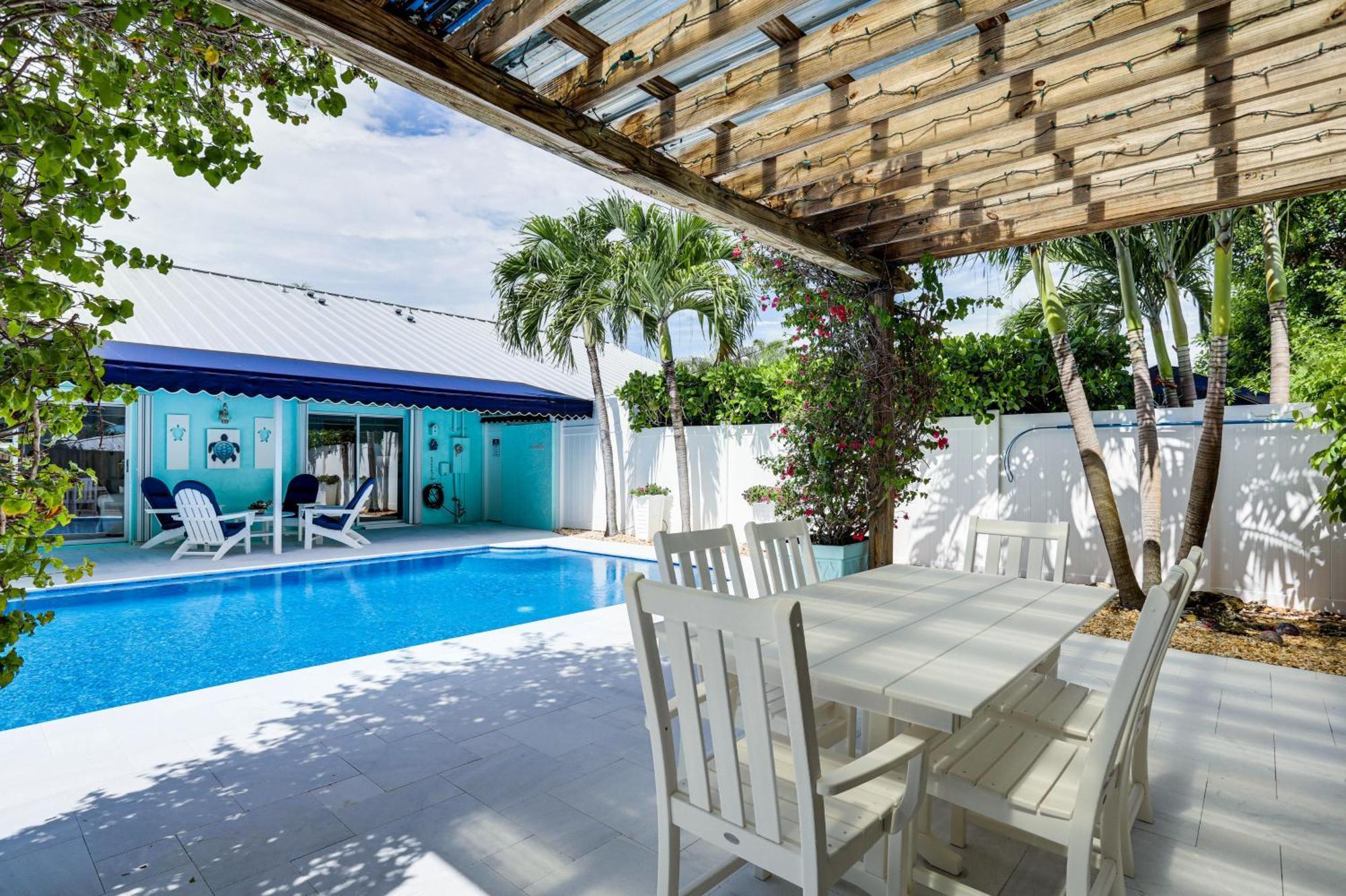 Coastal Villa With Private Yard And Heated Pool! North Palm Beach Exterior photo