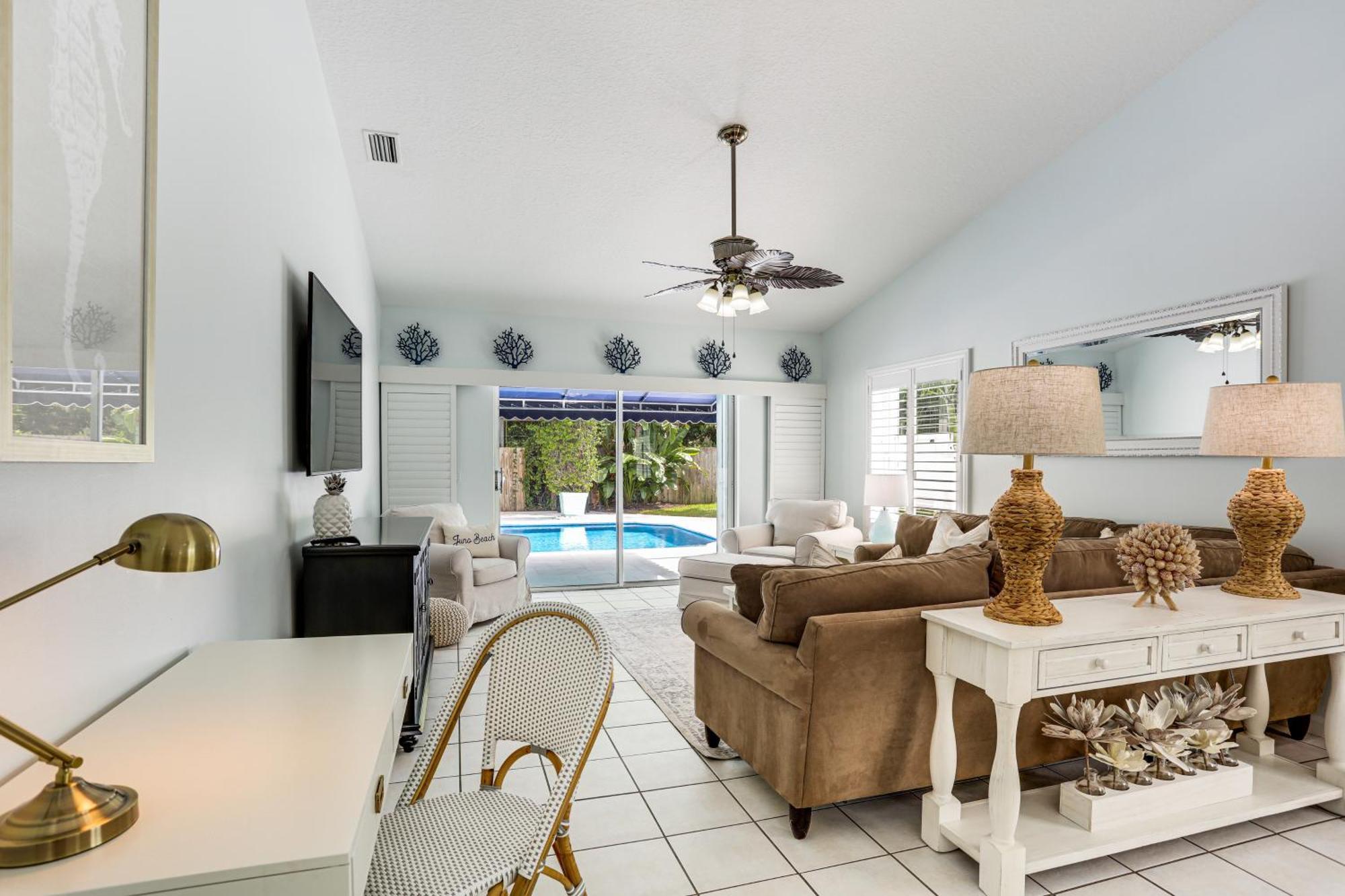 Coastal Villa With Private Yard And Heated Pool! North Palm Beach Exterior photo